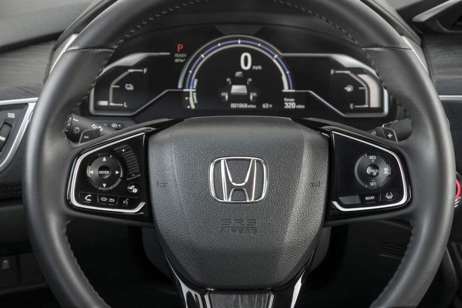 Панель приборов Honda Clarity Plug-In Hybrid 2017 года  (NA) (фото 50 из 84)